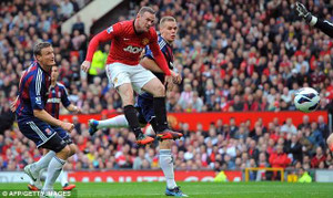 Rooney lập hattrick lạ, MU đại thắng, giữ ngôi nhì bảng