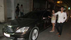 Đi 'xế xịn', lăng mạ phóng viên tác nghiệp