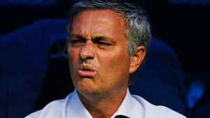 Mourinho, vui gì chuyện chê Messi để nâng tầm Ronaldo