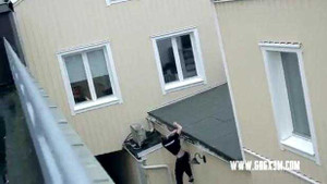 'Siêu sao' parkour gặp nạn