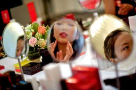 Đại gia mỹ phẩm tiết lộ chiêu lừa chị em