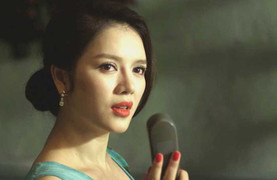 Lý Nhã Kỳ gợi cảm bí ẩn trong 'Mùa hè lạnh'