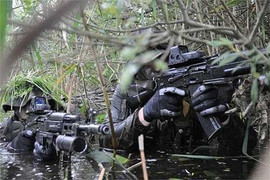 Video: Xem đặc nhiệm Nga áp sát, tiêu diệt mục tiêu