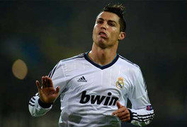 Ronaldo phá dớp, nhưng Real thêm một lần ngã đau