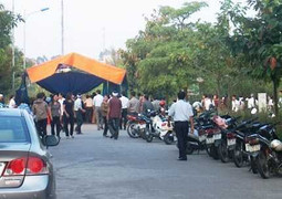 Cẩu tặc bắn chết cán bộ tỉnh: Bí ẩn 2 kẻ mặc áo mưa