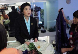 Ảnh: Nữ Thủ tướng Thái Lan dạo chơi Hà Nội