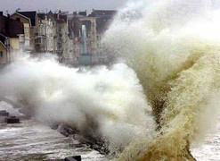 Chiều nay bão số 8 'tấn công' từ Nghệ An đến Thái Bình