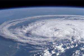 Bão chỉ còn cách Nam Định - Nghệ An hơn 100km