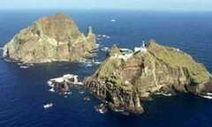 Mỹ thấy tấm biển và cọc ghi đảo Dokdo là của Nhật