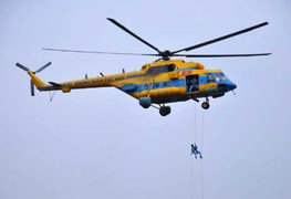 Điều 2 trực thăng cứu hộ giàn khoan trong bão Sơn Tinh