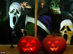 Nhân Halloween, Chelsea kêu gọi CĐV 'dọa ma' MU