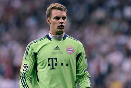 Nổi hứng tấn công, Neuer khiến Ronaldo, Messi kinh ngạc