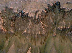 Sự thật về 'ngón tay khổng lồ' trên sao Hỏa