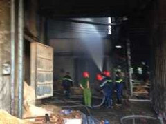Cháy xưởng gỗ, 16 người bị bỏng nặng