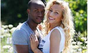 Kiếm tiền ăn chơi, sao Đức giả bị bắt cóc