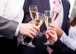 Ngẫu nhiên kiếm 33 tỷ đồng với nhãn hiệu rượu Mạc Ngôn