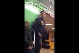 Cướp iPhone táo tợn trên tàu