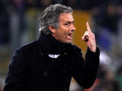 Mourinho: Triết lý thâu tóm phòng thay đồ