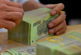 Lương nhân viên ngân hàng sụt giảm