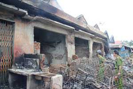 Hàng tỷ đồng thành tro sau một đêm