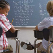 Giúp học sinh gian lận, 23 trường học ở Mỹ bị kỷ luật