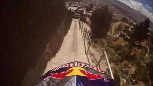 Thót tim với màn đổ dốc tốc độ cao