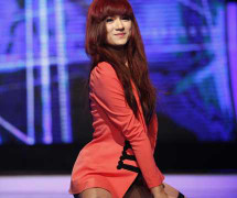 Hương Giang chuyển giới ‘bốc lửa’ hát tiếng Hàn