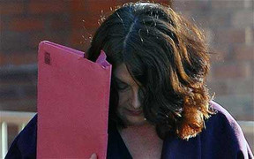 Đánh vào đầu học sinh, cô giáo bị sa thải