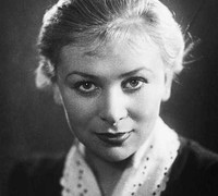 Người phụ nữ trong ‘Đợi anh về” của Simonov là ai?