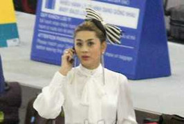 Video Lâm Chí Khanh xinh đẹp trở về từ Thái Lan