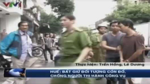 Video: Bắt tạm giam nhóm côn đồ hành hung cảnh sát