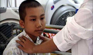 Bé ung thư sống sót diệu kì khó qua khỏi 'cửa tiền'