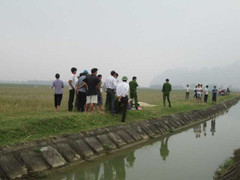 Thi thể một phụ nữ trôi trên kênh