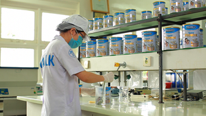 Năm 2012 Vinamilk tiêu thụ trên 4 tỷ sản phẩm sữa