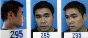 Hàng ngàn chai bia đổ ập giữa đường