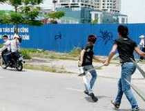 20 'côn đồ' nổ súng thanh toán nhau giữa thủ đô