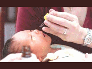 Bé 3 tháng tuổi bị ngộ độc thuốc nhỏ mũi