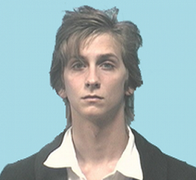 Phẫn nộ vì cậu sinh viên phanh thây mèo treo cột cờ