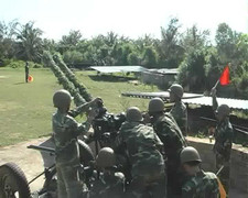 Pháo thủ phòng không huấn luyện canh giữ biển trời