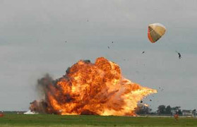 Phi công thoát chết kỳ diệu khi chiến cơ lao xuống đất