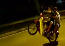 Bắt 11 'quái xế' đại náo Đại lộ Thăng Long