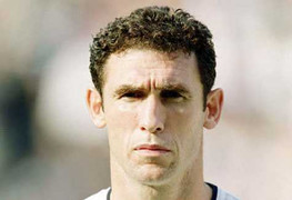 Huyền thoại Arsenal bất ngờ đánh giá thấp Pháo thủ