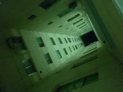 Nam thanh niên nhảy từ tầng 13 tự tử