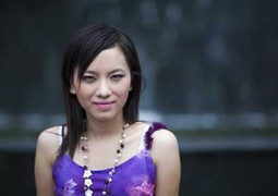 Vi Thuỳ Linh làm show khủng tôn vinh văn chương