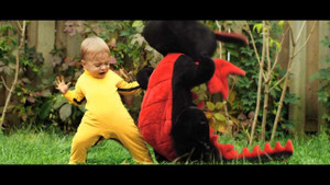 Kungfu nhí tỉ thí với Rồng con