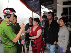 Đòi rút học phí, phụ huynh đuổi đánh phó hiệu trưởng