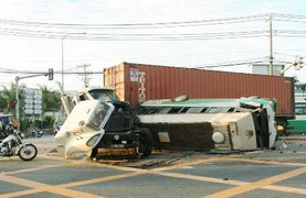 Tai nạn xe khách, 12 người bị thương nặng