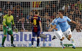 Hàng thủ Barca: Hãy lấy MU làm gương