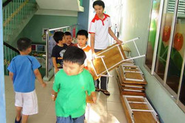 Một ngày làm việc của ‘chú’ nuôi dạy trẻ