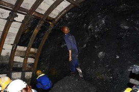 Sập lò than, 2 công nhân bị vùi lấp